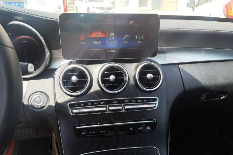 Used Mercedes-Benz C-Class 2019 Restyled C 260 L Sport Edition Audio And AC Panel
