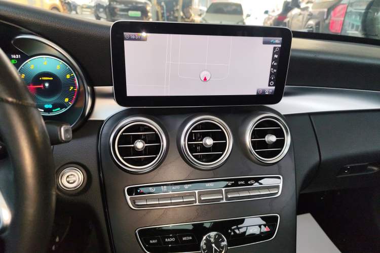 Used Mercedes-Benz C-Class 2019 C 260 Estate Audio And AC Panel