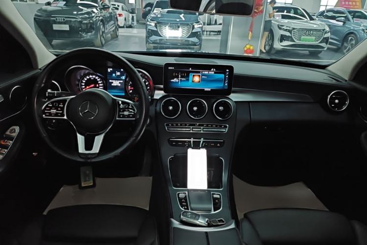 Used Mercedes-Benz C-Class 2019 C 260 L Sport Edition Center Console