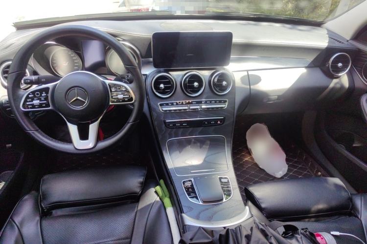 Used Mercedes-Benz C-Class 2019 C 180 L Fashion Edition Sport Version Center Console