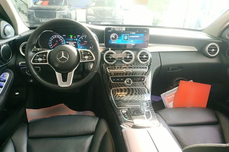 Used Mercedes-Benz C-Class 2019 C 260 Estate Center Console