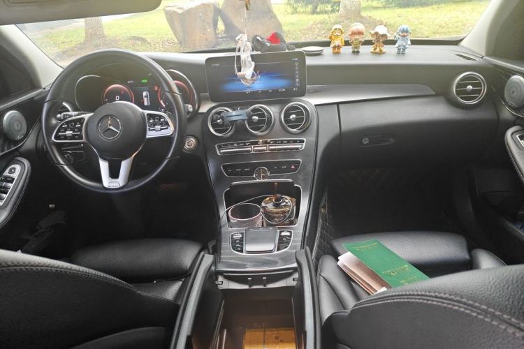 Used Mercedes-Benz C-Class 2019 C 260 Estate Center Console