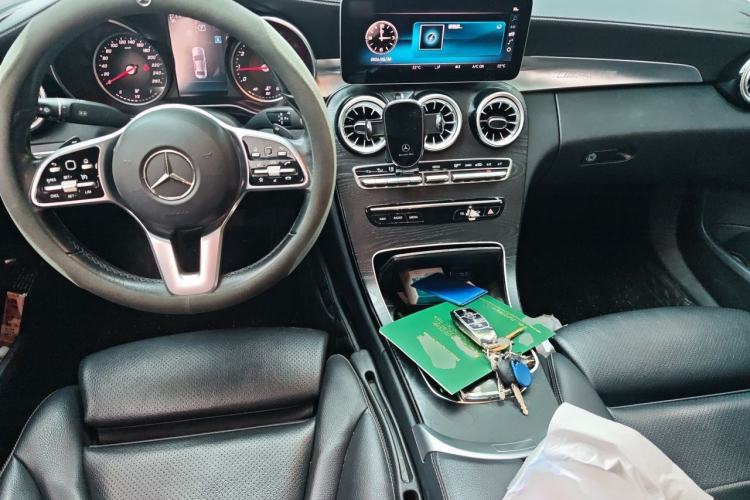 Used Mercedes-Benz C-Class 2019 C 180 L Fashion Edition Sport Version Center Console