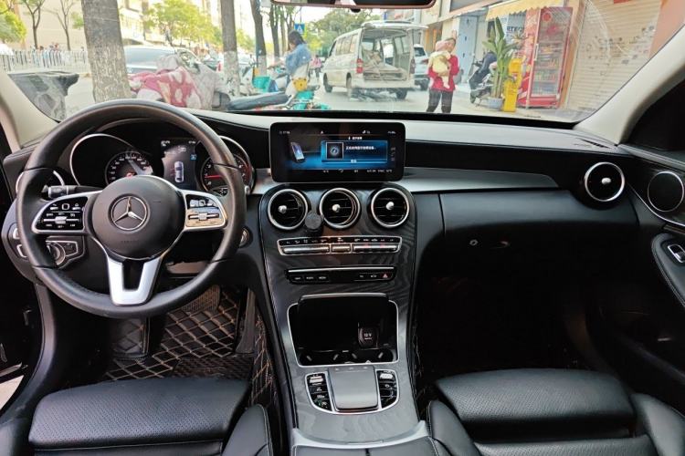 Used Mercedes-Benz C-Class 2019 C 180 L Fashion Edition Sport Version Center Console