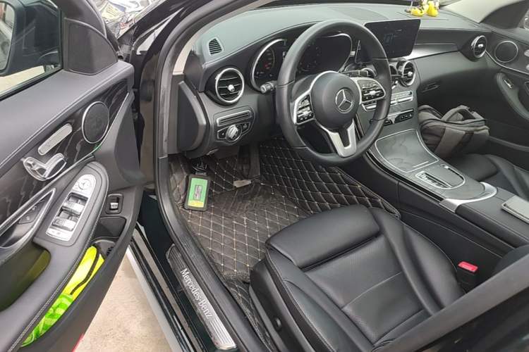 Used Mercedes-Benz C-Class 2019 Restyled C 260 L Sport Edition Driver Seat