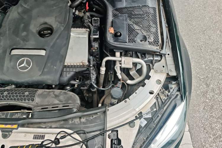 Used Mercedes-Benz C-Class 2019 C 180 L Fashion Edition Sport Version Engine Bay Left