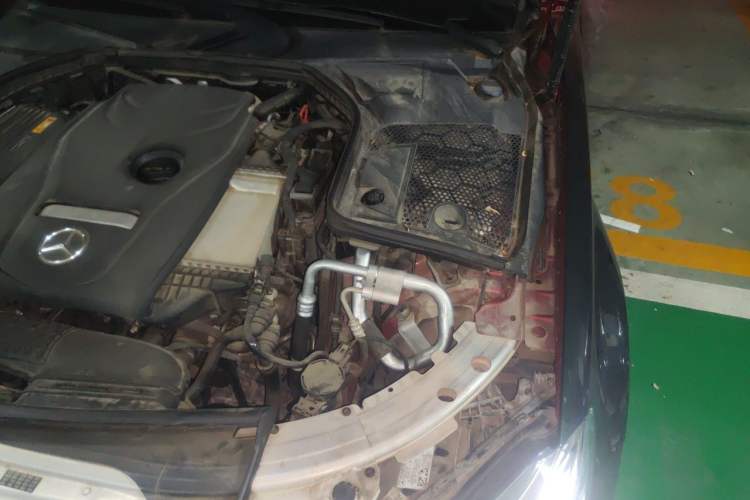 Used Mercedes-Benz C-Class 2019 C 180 L Fashion Edition Sport Version Engine Bay Left