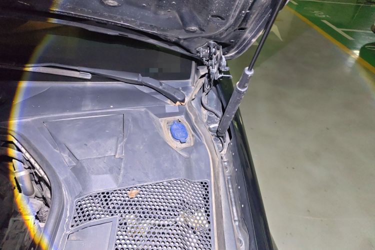 Used Mercedes-Benz C-Class 2019 Restyled C 260 L Sport Edition Engine Bay Left