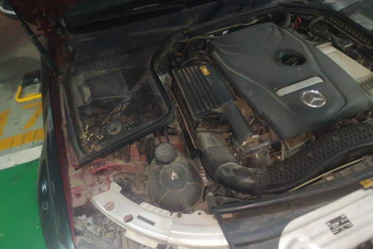 Used Mercedes-Benz C-Class 2019 C 180 L Fashion Edition Sport Version Engine Bay Right