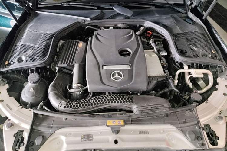 Used Mercedes-Benz C-Class 2019 C 180 L Fashion Edition Sport Version Engine Bay