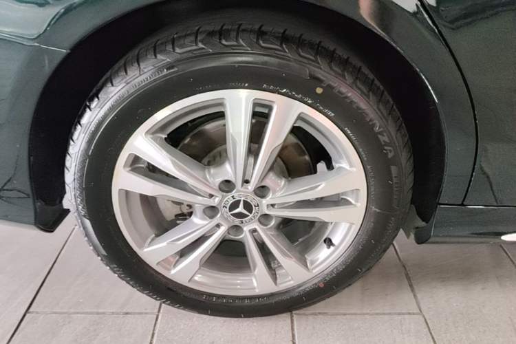 Used Mercedes-Benz C-Class 2019 C 180 L Fashion Edition Sport Version Exterior 4