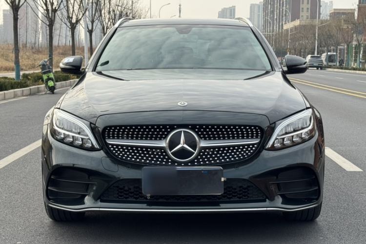 Used Mercedes-Benz C-Class 2019 C 260 Estate Exterior 4