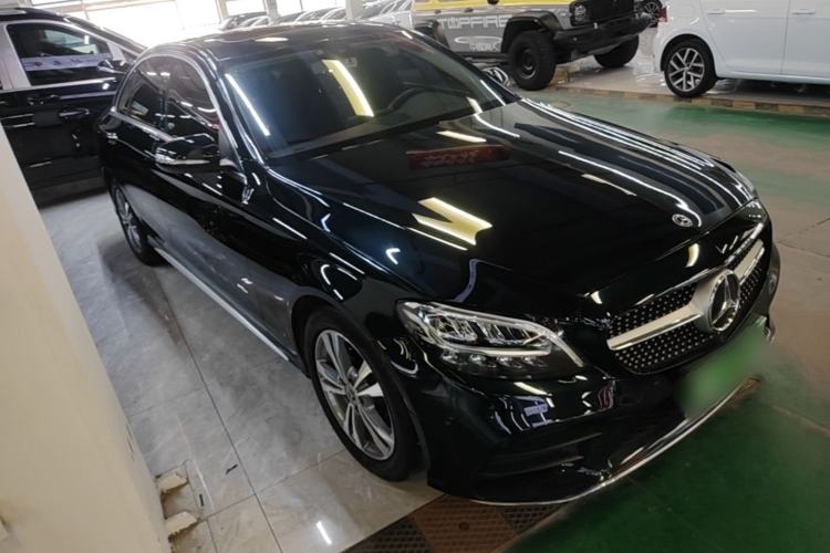 Used Mercedes-Benz C-Class 2019 C 180 L Fashion Edition Sport Version Front Right 45 Deg