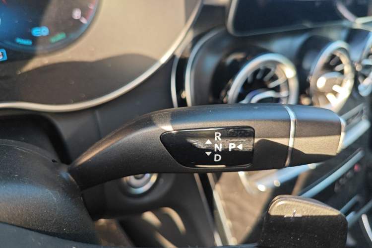Used Mercedes-Benz C-Class 2019 Restyled C 260 L Sport Edition Gear Lever