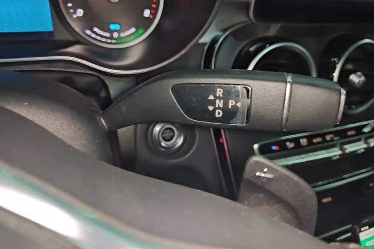 Used Mercedes-Benz C-Class 2019 C 260 L Sport Edition Gear Lever