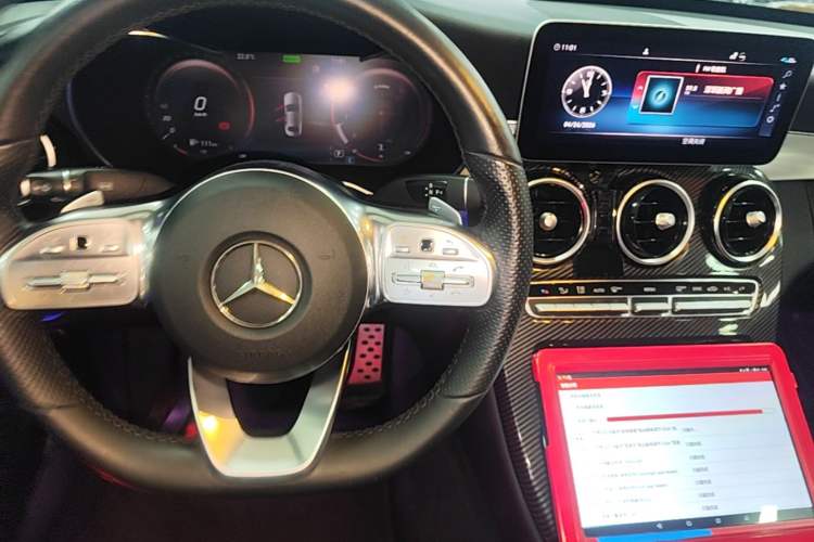 Used Mercedes-Benz C-Class 2019 C 260 Sport Edition 4MATIC Gear Lever