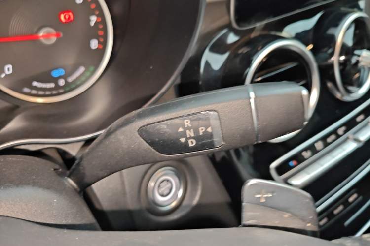 Used Mercedes-Benz C-Class 2019 C 260 Sport Edition Gear Lever