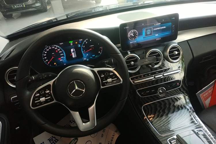 Used Mercedes-Benz C-Class 2019 C 260 Estate Gear Lever