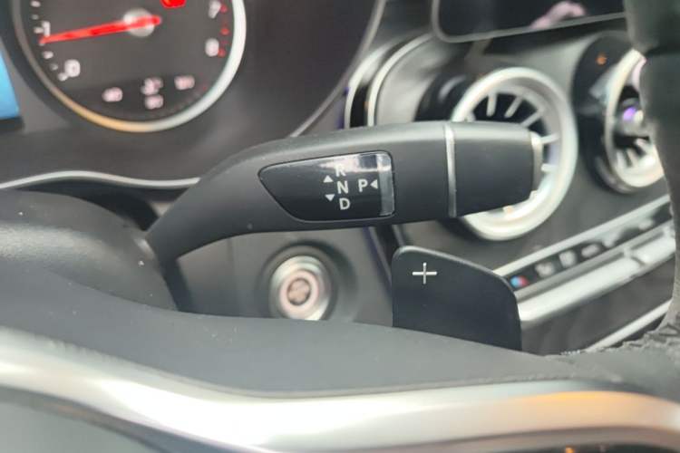 Used Mercedes-Benz C-Class 2019 C 180 L Fashion Edition Sport Version Gear Lever