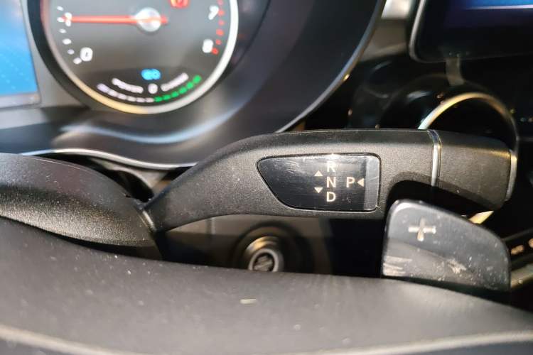Used Mercedes-Benz C-Class 2019 C 260 Sport Edition Gear Lever