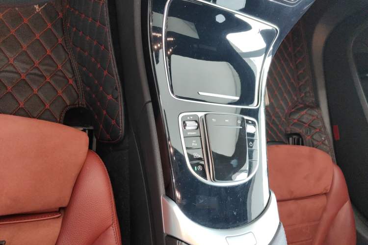 Used Mercedes-Benz C-Class 2019 C 260 Sport Edition Gear Lever