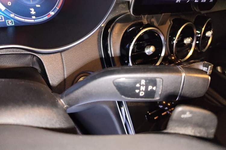 Used Mercedes-Benz C-Class 2019 Restyled C 260 L Sport Edition Gear Lever