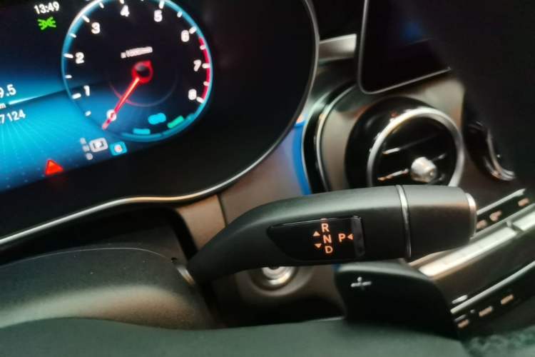 Used Mercedes-Benz C-Class 2019 Restyled C 260 L Sport Edition Gear Lever