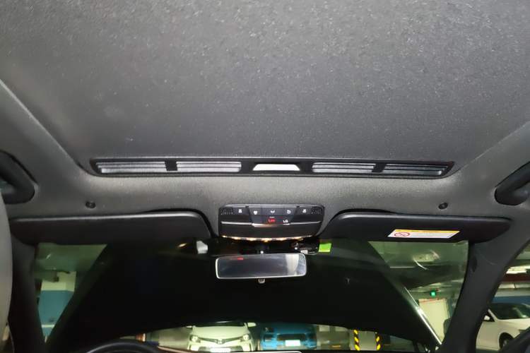 Used Mercedes-Benz C-Class 2019 C 260 Sport Edition Headliner
