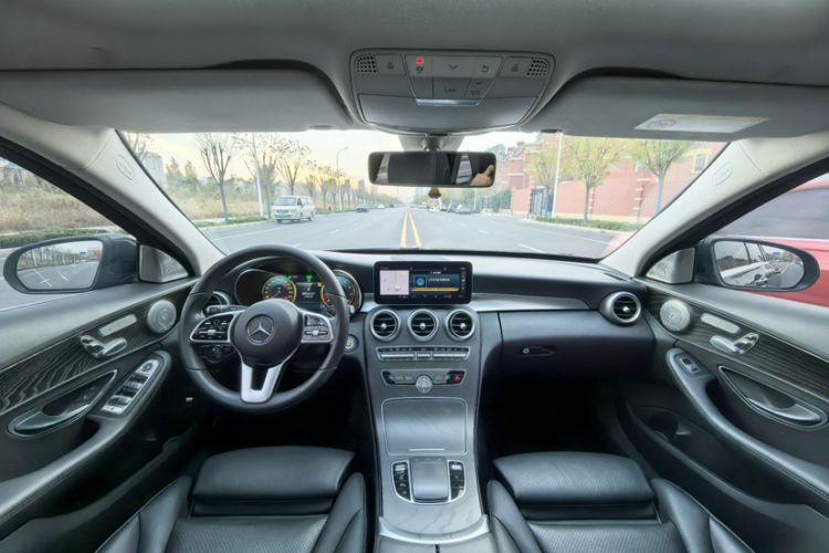 Used Mercedes-Benz C-Class 2019 C 260 Estate Interior 1