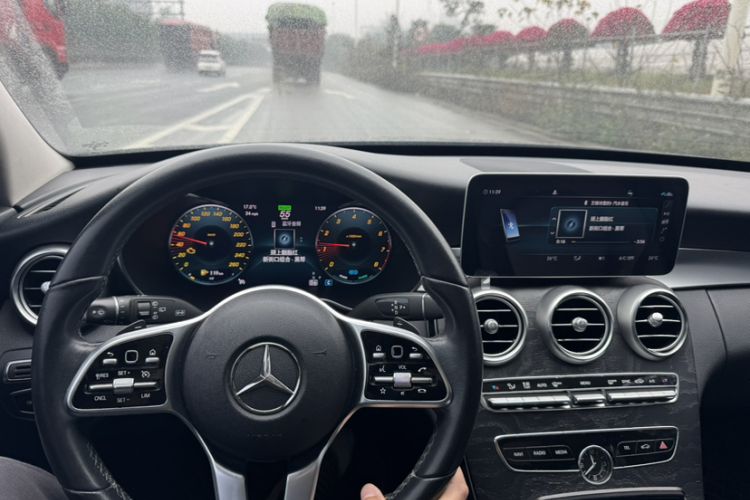 Used Mercedes-Benz C-Class 2019 C 260 Estate Interior 2