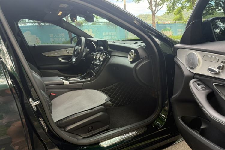 Used Mercedes-Benz C-Class 2019 C 260 Sport Edition 4MATIC Interior 2