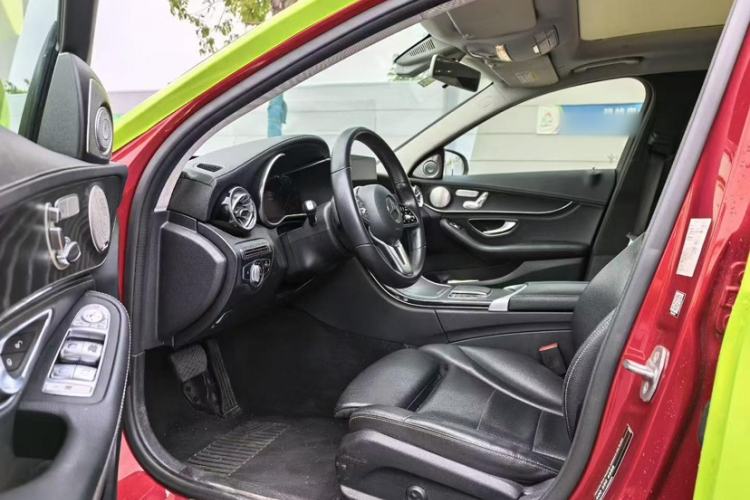 Used Mercedes-Benz C-Class 2019 C 260 L Sport Edition Interior 3