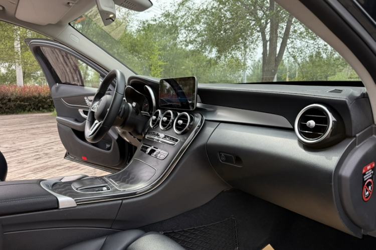 Used Mercedes-Benz C-Class 2019 C 260 L Sport Edition Interior 3