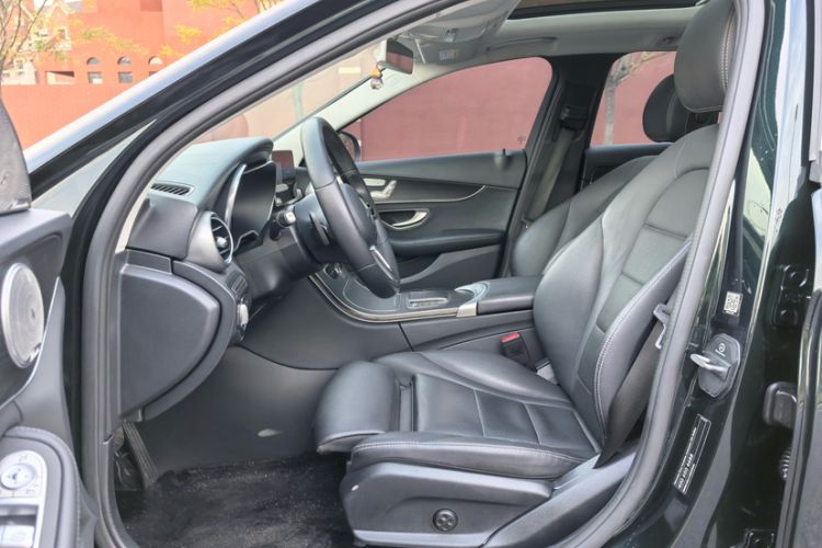 Used Mercedes-Benz C-Class 2019 C 260 Estate Interior 4