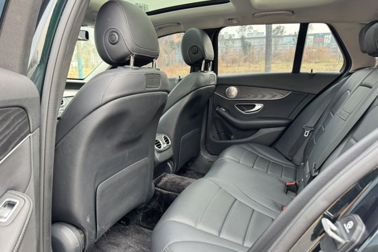 Used Mercedes-Benz C-Class 2019 C 260 Estate Interior 4