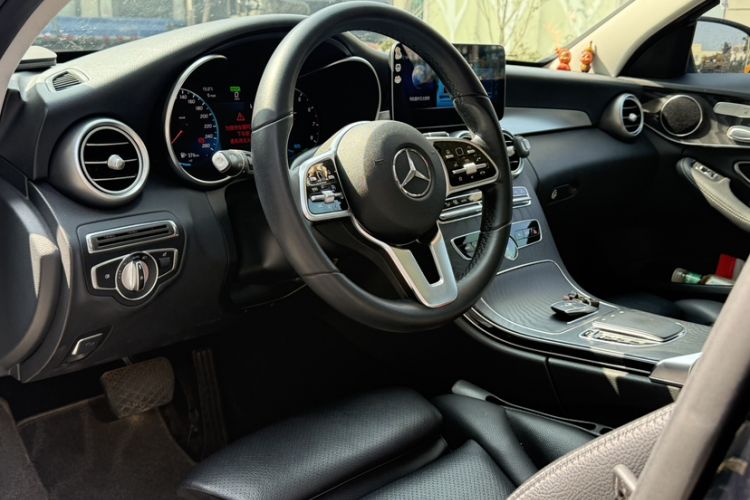 Used Mercedes-Benz C-Class 2019 C 260 Estate Interior 5