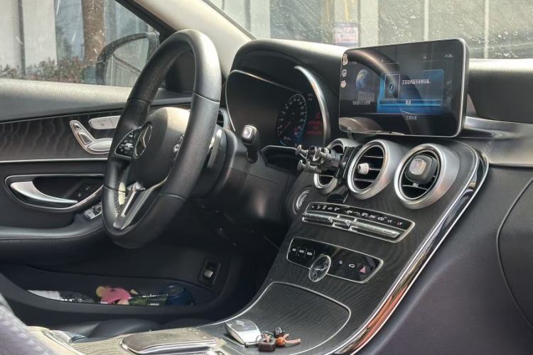 Used Mercedes-Benz C-Class 2019 C 260 Estate Interior 6