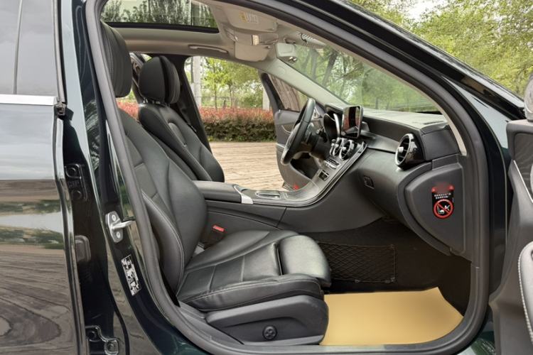 Used Mercedes-Benz C-Class 2019 C 260 L Sport Edition Interior 7