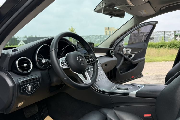 Used Mercedes-Benz C-Class 2019 C 260 L Sport Edition Interior 9