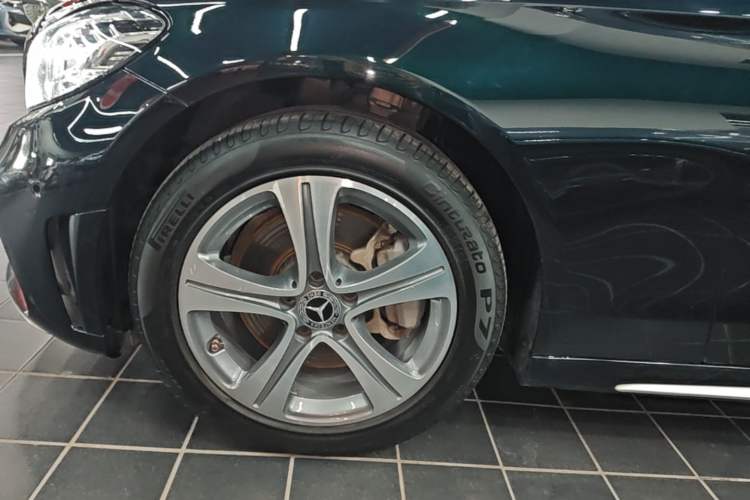 Used Mercedes-Benz C-Class 2019 C 260 L Sport Edition Left Front Wheel Hub