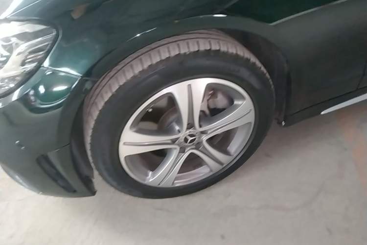 Used Mercedes-Benz C-Class 2019 Restyled C 260 L Sport Edition Left Front Wheel Hub