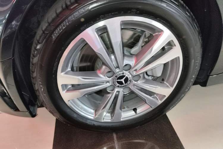 Used Mercedes-Benz C-Class 2019 C 180 L Fashion Edition Sport Version Left Front Wheel Hub