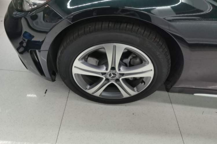 Used Mercedes-Benz C-Class 2019 Restyled C 260 L Sport Edition Left Front Wheel Hub