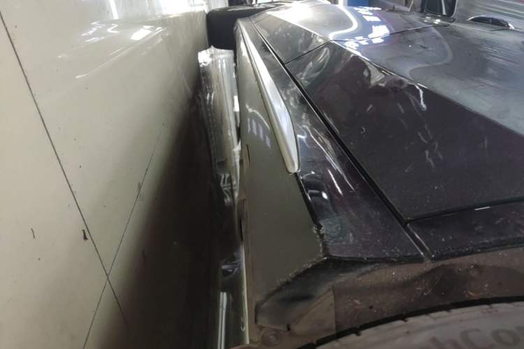 Used Mercedes-Benz C-Class 2019 C 180 L Fashion Edition Sport Version Left Side Sill