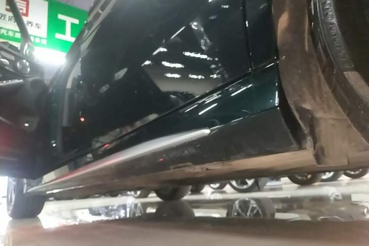 Used Mercedes-Benz C-Class 2019 C 260 L Sport Edition Left Side Sill