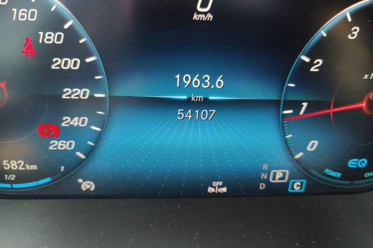 Used Mercedes-Benz C-Class 2019 Restyled C 260 L Sport Edition Odometer Close Up