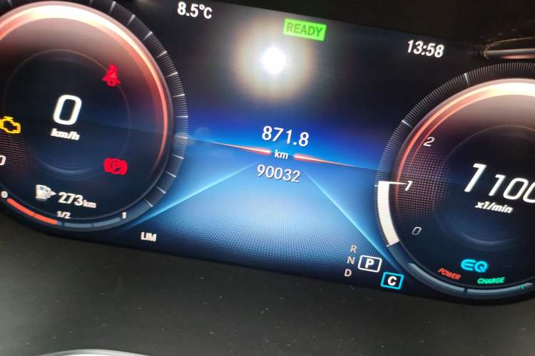 Used Mercedes-Benz C-Class 2019 C 260 Estate Odometer Close Up