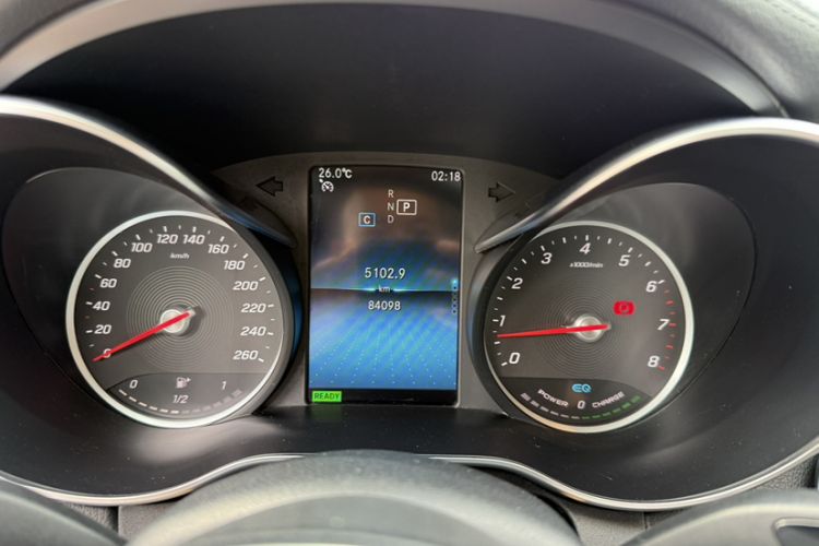 Used Mercedes-Benz C-Class 2019 C 260 L Sport Edition Odometer Close Up