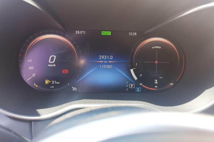 Used Mercedes-Benz C-Class 2019 Restyled C 260 L Sport Edition Odometer Close Up