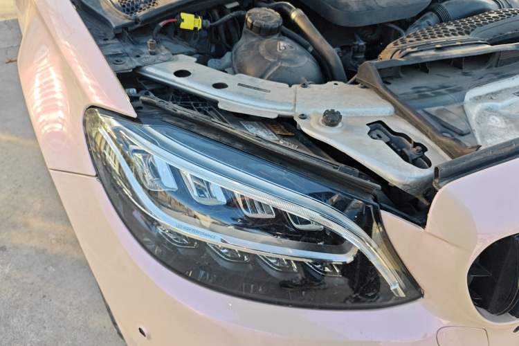 Used Mercedes-Benz C-Class 2019 Restyled C 260 L Sport Edition Right Front Headlight